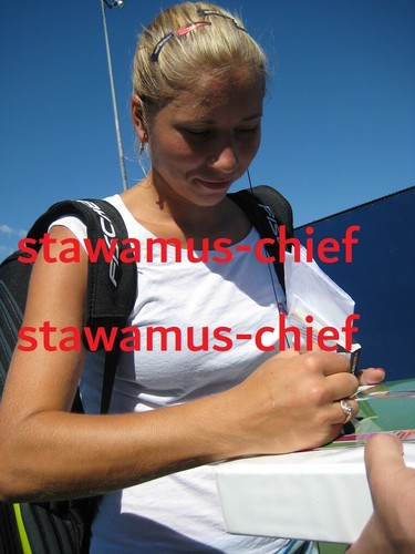 SEXY KATERYNA BONDARENKO SIGNED WTA TENNIS 8x10 PHOTO #3 Autograph PROOF - Picture 3 of 3