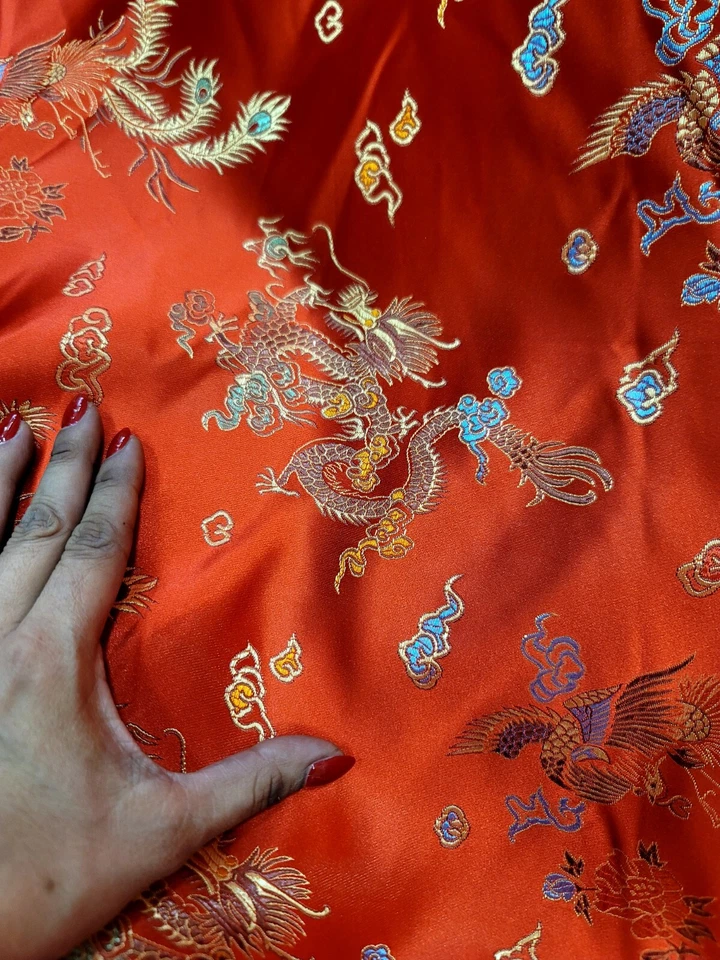 Tela tejida china satinada seda brocado color rojo POR YARDA dragón multicolor Foto 3 de 4