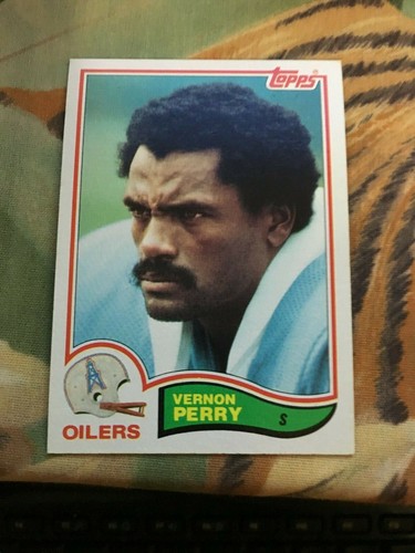 1982 Topps Football  Singles - complete your set - Picture 67 of 248