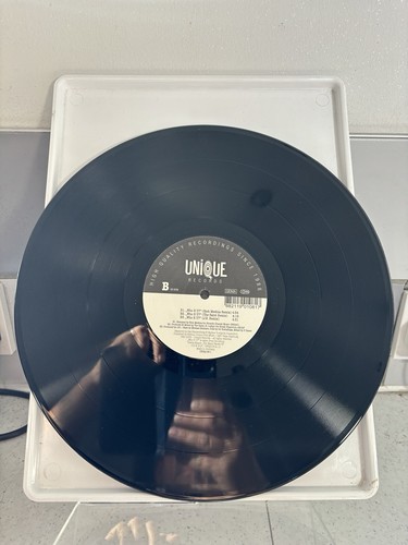 Travis Blaque - Who R U - Used Vinyl Record 12 - Signed By The Artist - Picture 8 of 8