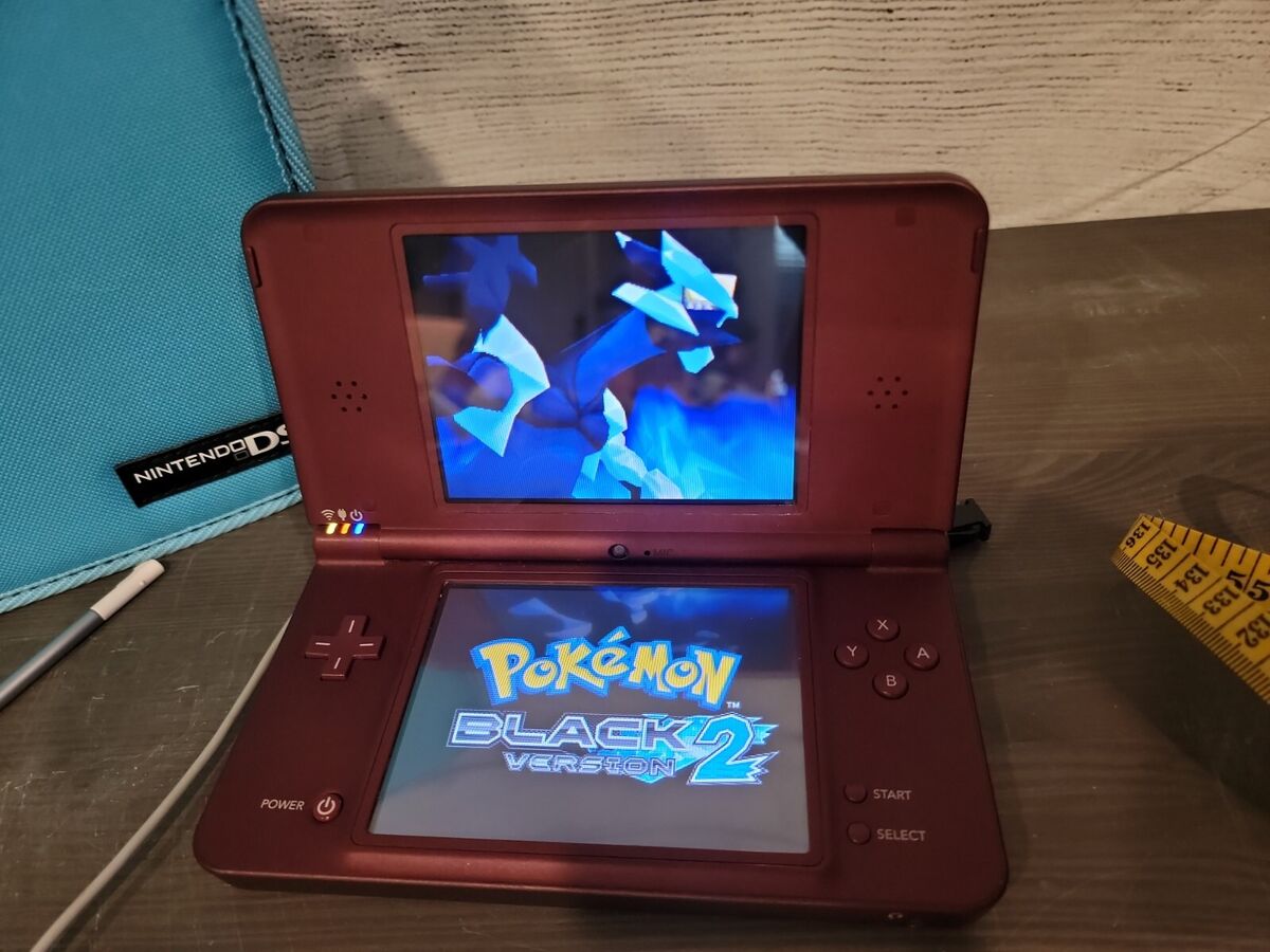  Nintendo DSi XL Burgundy : Video Games