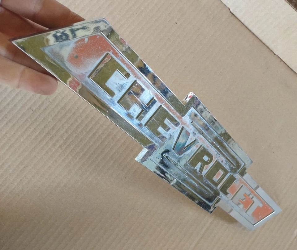 57 58 59 60 61 62 63 雪佛兰 Dubl-Duti 步车前镀铬引擎盖装饰徽章 — 第 2/4 张图片