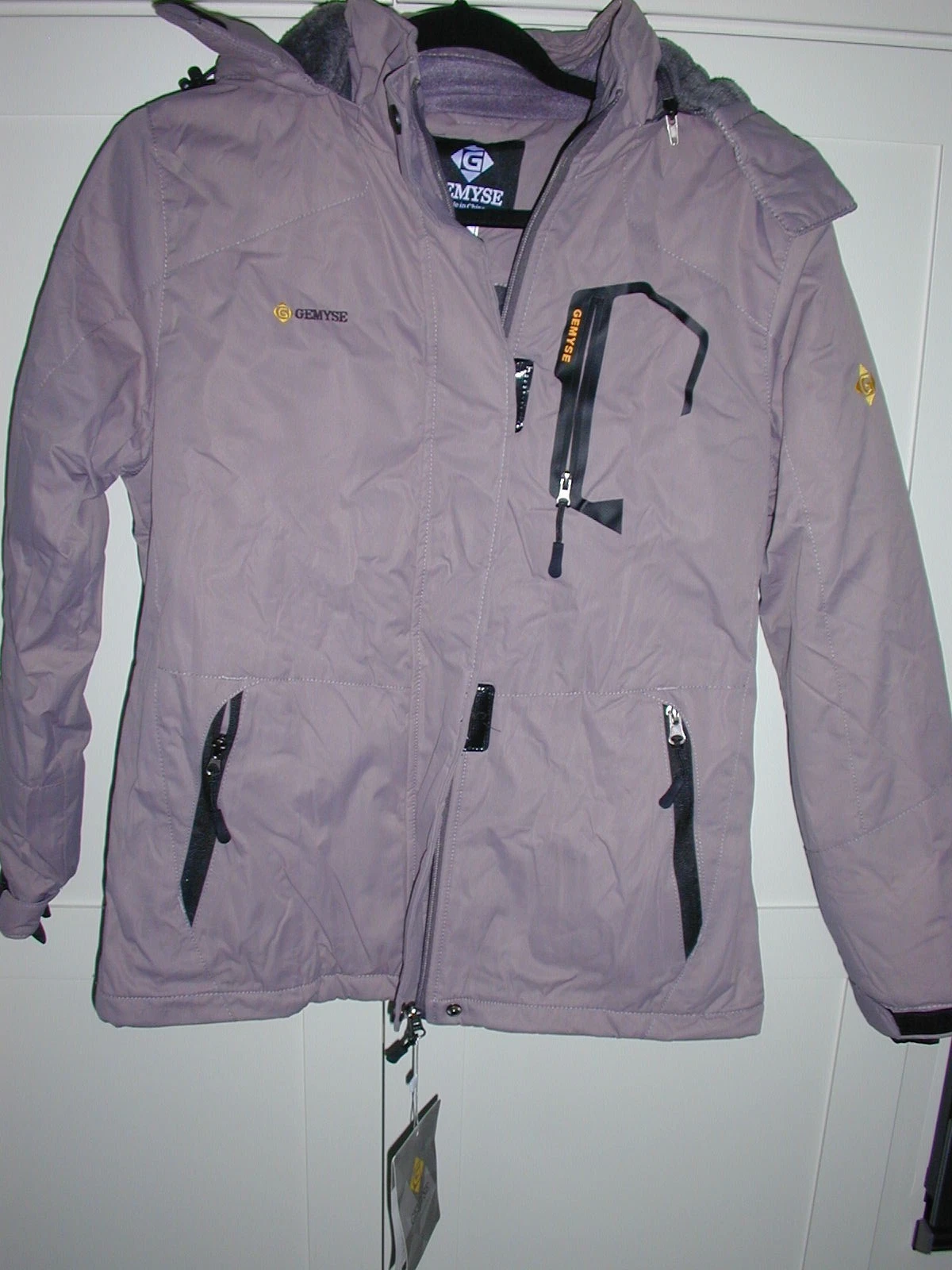 GEMYSE Women's Ski Snow Jacket Warm Winter Waterproof Coat Snowboard Rain Jacket