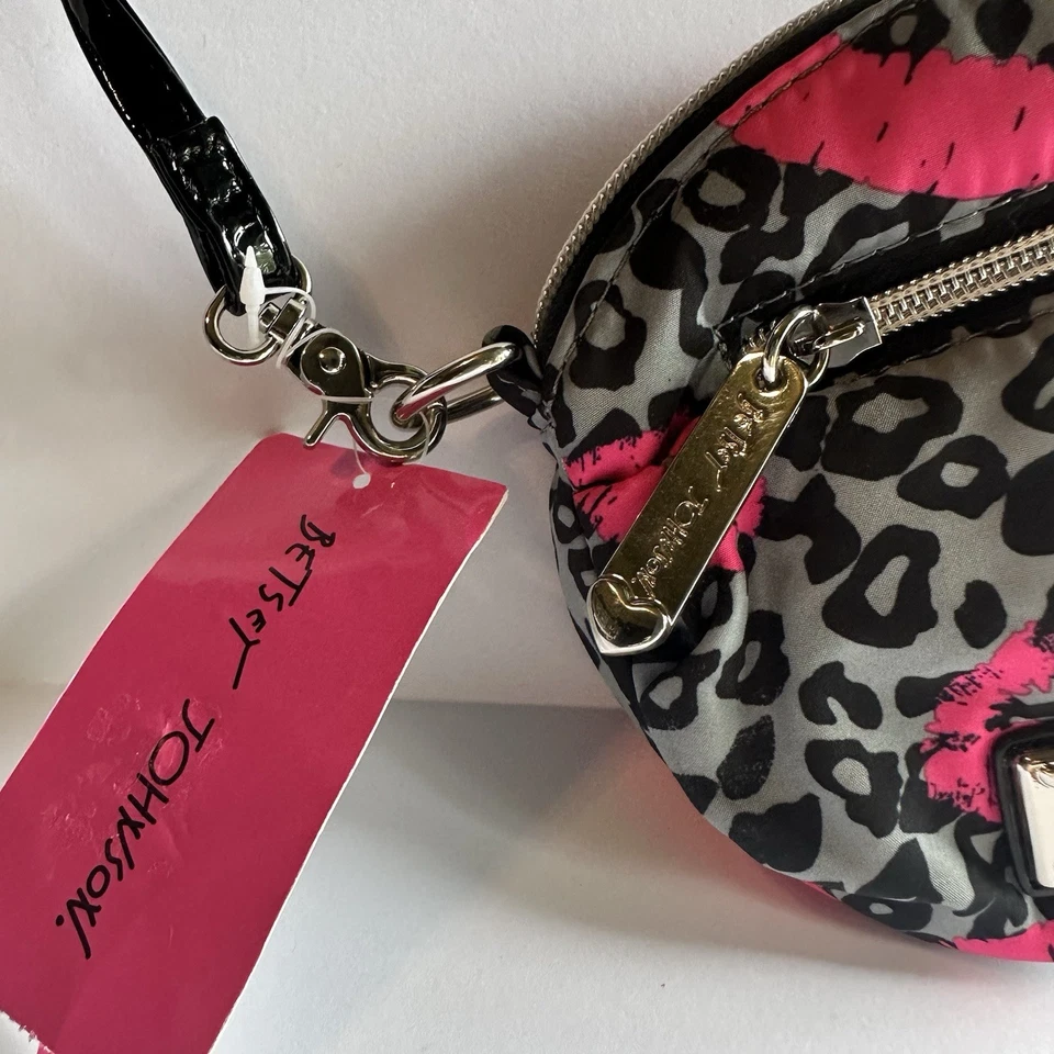 Mini Bolso Bandolera Betsey Johnson Negro y Gris Estampado Animal con Labios Rosa Nuevo con Etiquetas Foto 2 de 4