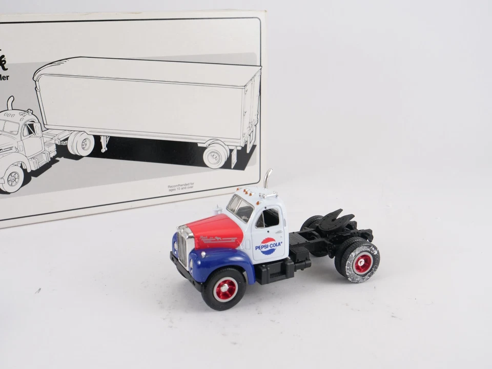 First Gear 1/34 Mack Trattore E Rimorchio Modello B-61 1960 - Immagine 4 di 4