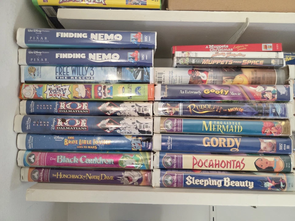 Lot Of Disney Vhs  Movies  Clamshell Cases Great Variety - Image 3 of 3