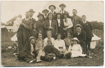 Unbekannte Gruppe, evtl. Familie, vermutlich Irland
