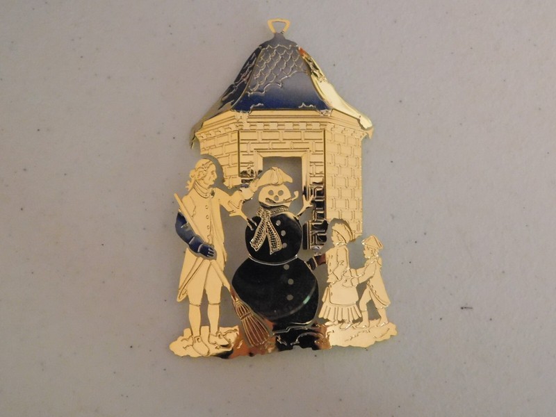 1994  George Washington Mount Vernon Christmas Ornament w Box & Info Folder