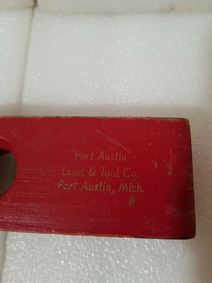 Vintage Port Austin Red Carpenter Wood 18" Level Vertical Horizontal Tool - Image 2 of 4