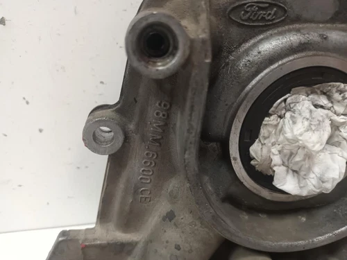 98MM6600CE Bomba Aceite para FORD FOCUS BERLINA (CAK) Ghia 2001 3703986 - Imagen 2 de 10