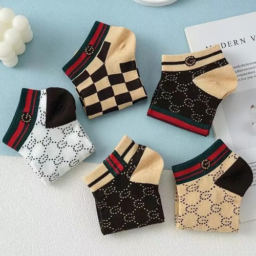 5 pares de calcetines cortos transpirables unisex de algodón con estilo de diseñador - Imagen 5 de 17