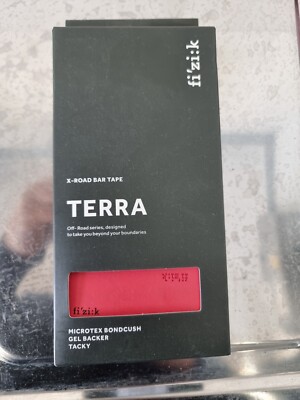 Fizik Terra Bar Band im Wert von £34,99 rot