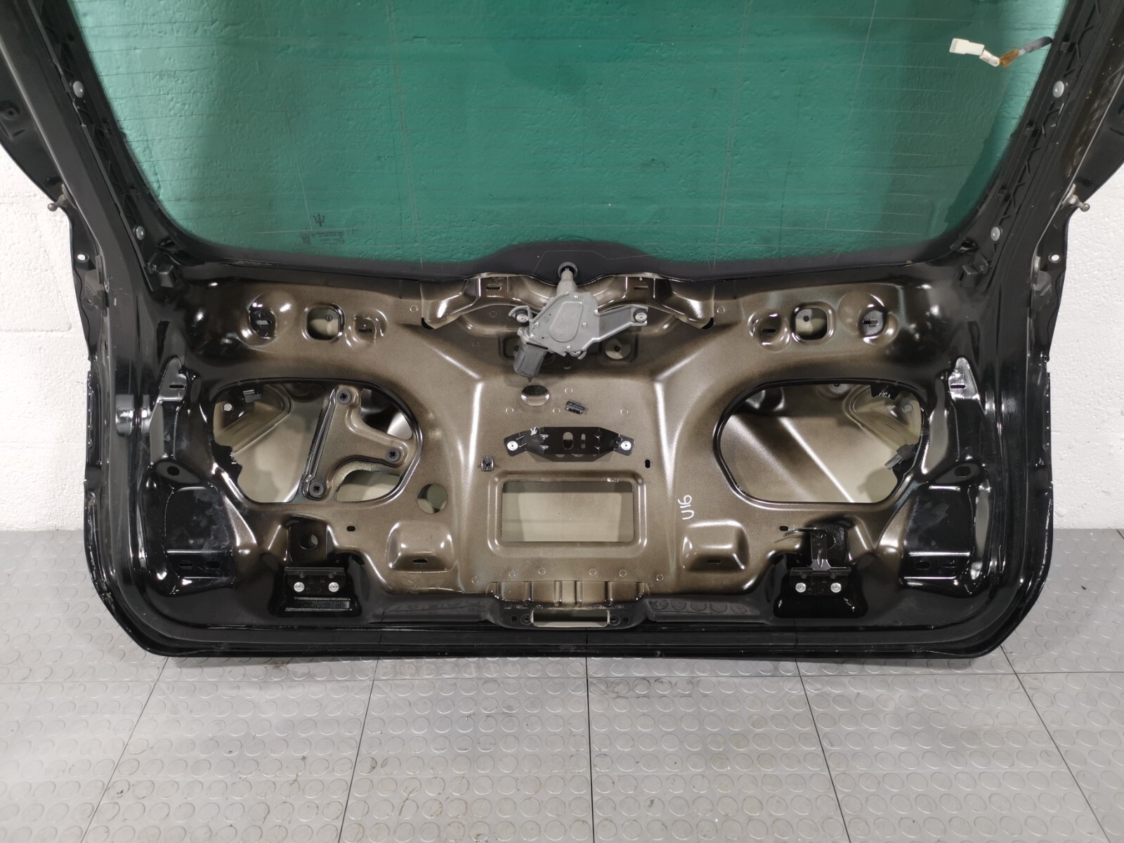 MASERATI Levante 3.0L AWD 2019  BLACK LIFTGATE TAILGATE TRUNK LID 673005572 OEM