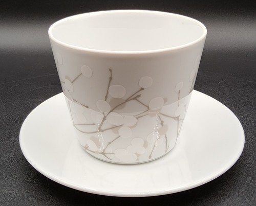 2004 Erja Hirvi Marimekko Lumimarja Snowberry Cup & Saucer, Paper Napkins, Linen - Picture 4 of 10