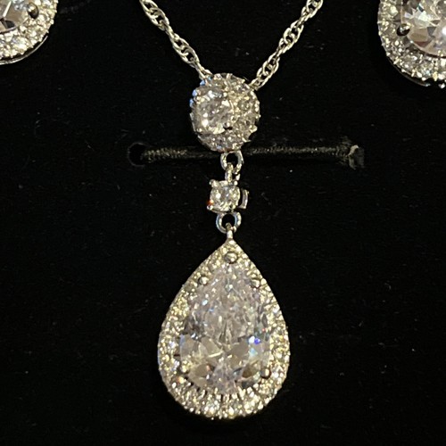 Stauer Sterlingsilber Halo Diamondaura Halskette & Ohrring Set - 12,1 g - Bild 2 von 9