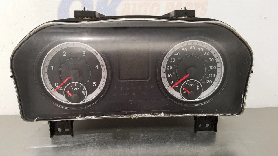 17 道奇 RAM 3500 6.7L 速度计仪器仪表盘 68302607AC — 第 3/4 张图片