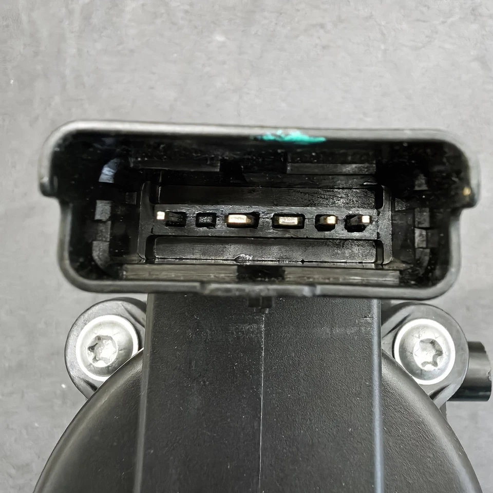 New Throttle Body Motor LR079230 for Land Rover LR4 Range Rover Sport Diesel 3.0 - Image 3 of 4