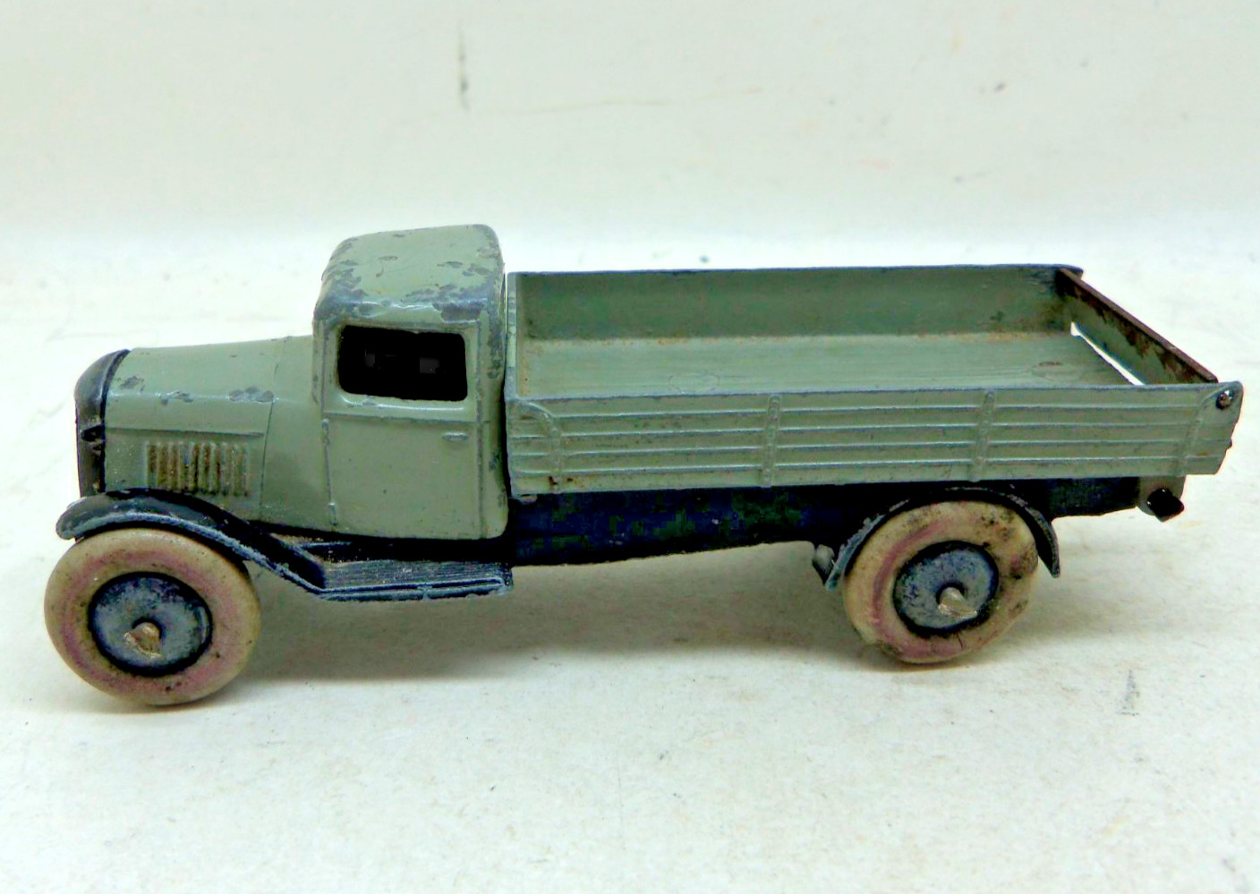 Dinky 25a, Wagon - Free Price Guide & Review