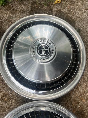 *Set of 4* Vintage 1976-1989 Ford F100 F150 15" Hubcaps w/ Trim Beauty Ring USED - Picture 4 of 6