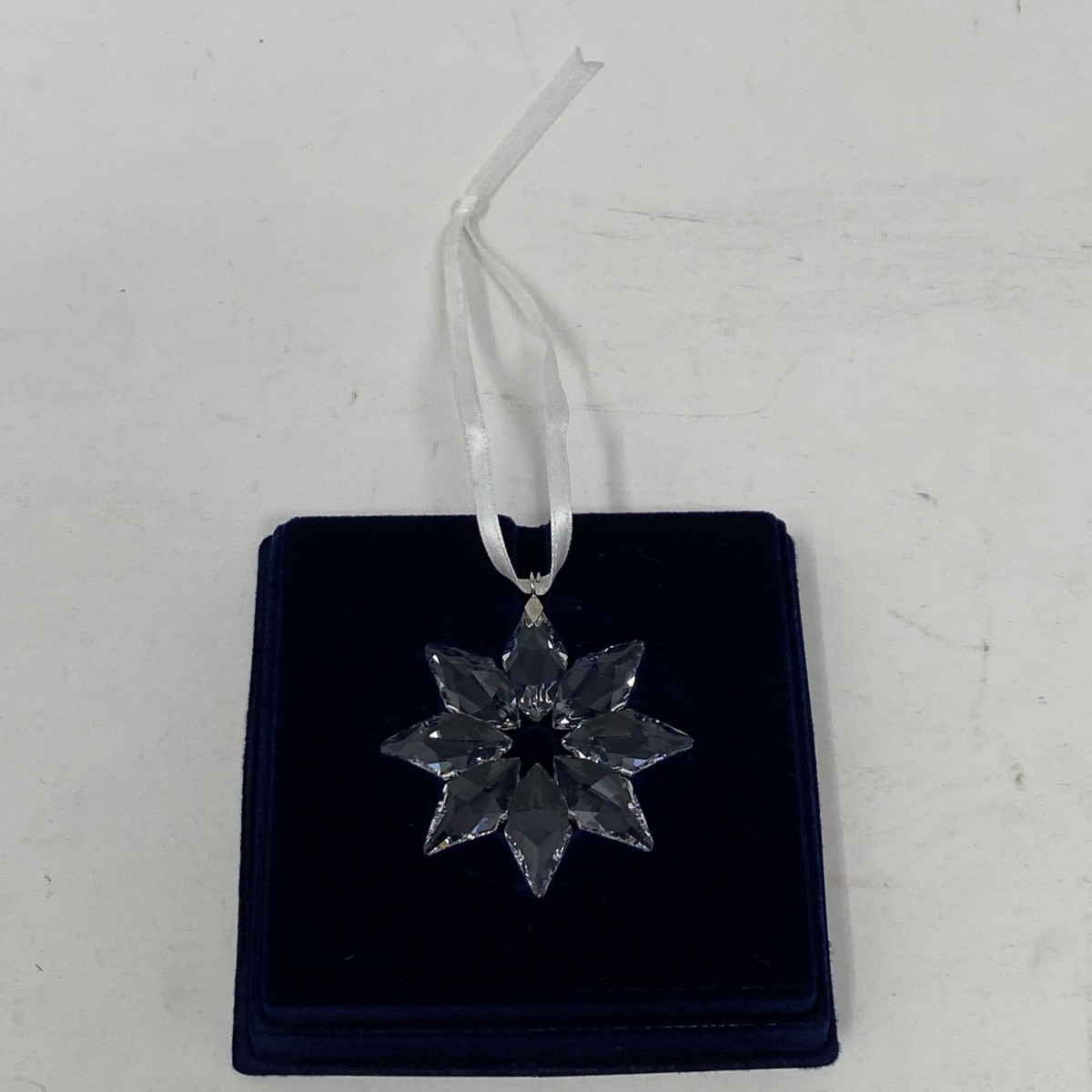 SWAROVSKI CRYSTAL 2013 Little Snowflake Star Christmas Ornament