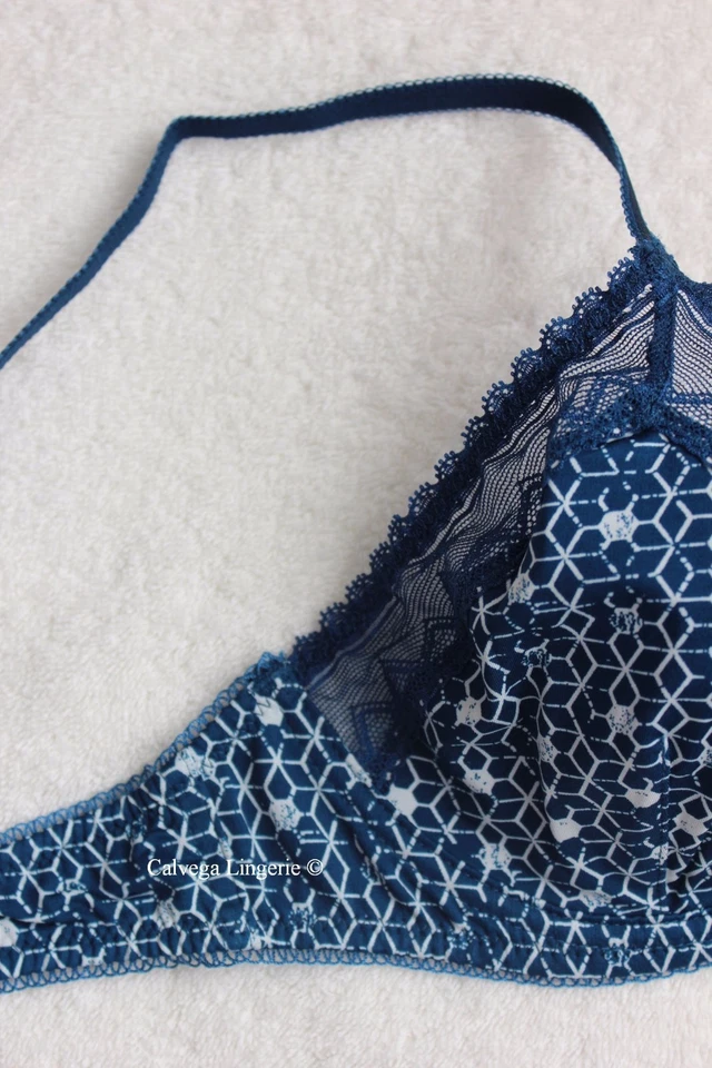 NUEVO CON ETIQUETAS FREE PEOPLE "Sweetheart" Sujetador de encaje triángulo copa suave con aros, azul/blanco Foto 4 de 4