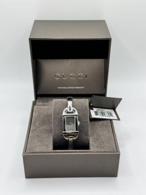 Gucci 6800L Qz Black Dial Bangle Watch 0429000 Women's Watch Gucci 6800L Qz Black Dial Bangle Watch 0429000 Women's Watch