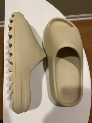 Yeezy Slides bone size 6