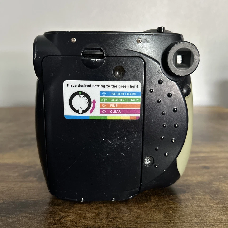 Polaroid 300 Instant Film Camera Black Compact Point & Shoot - Tested and Works - Image 4 of 4