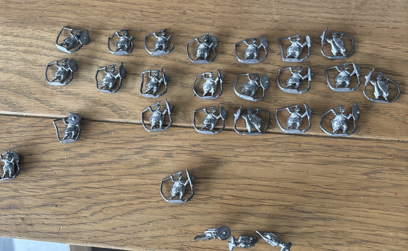 Wargaming 15-18mm  miniatures unknown  maker 26 figures