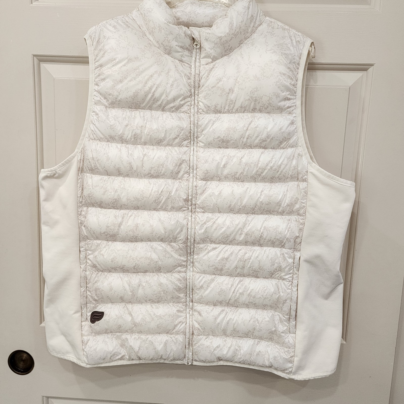 Fabletics 1X  Essentials Bone Elliot Puffer Vest … - image 1