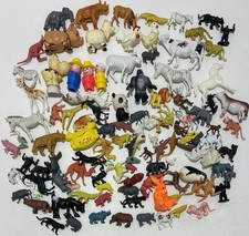 Lot Of 110 Animal Trinkets Figurines Plastic Safari,Farm Forest Ocean Vintage