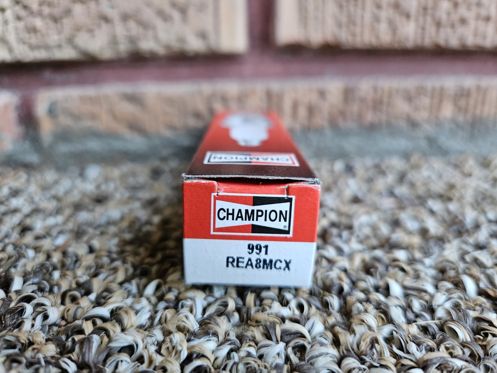 CHAMPION COPPER PLUS SPARK PLUG 911 PART REA8MCK - NEW