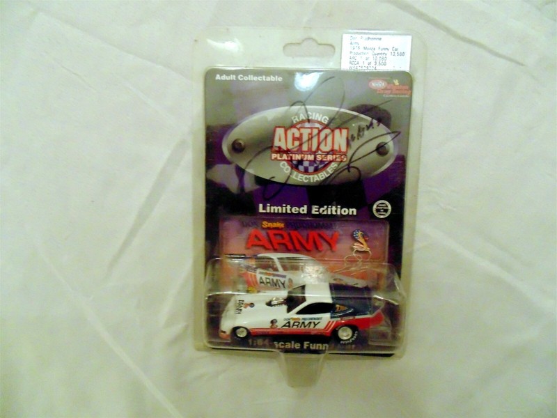 VINTAGE ACTION DON PRUDHOMME (SNAKE)AUTOGRAPHED ARMY HOT WHEELS FUNNY CAR 1/64