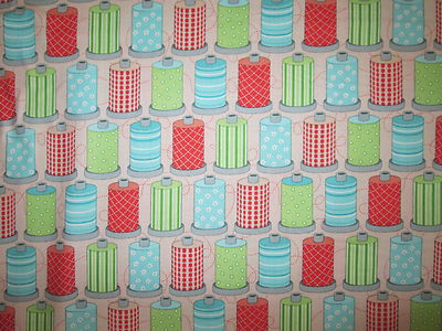 THREAD YARN SPOOLS SEWING ITEMS BRIGHT COLORS COTTON FABRIC BTHY