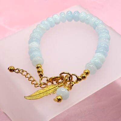 Gold Feder Charm & Naturstein Glasperlen Armband (blau) Neu Handarbeit
