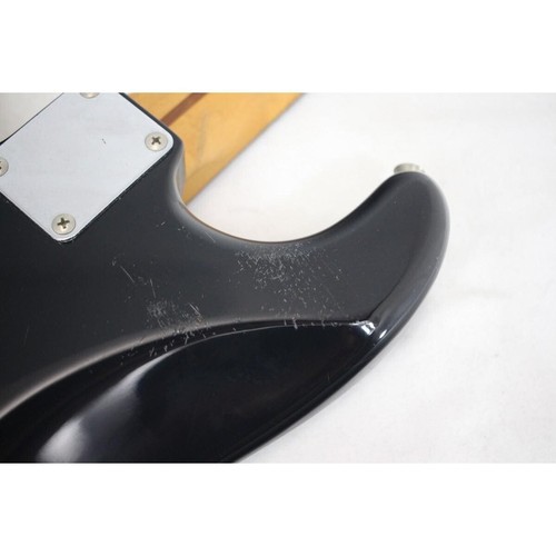 SQUIER SST-33 Used Rosewood fingerboard Black - Picture 7 of 10