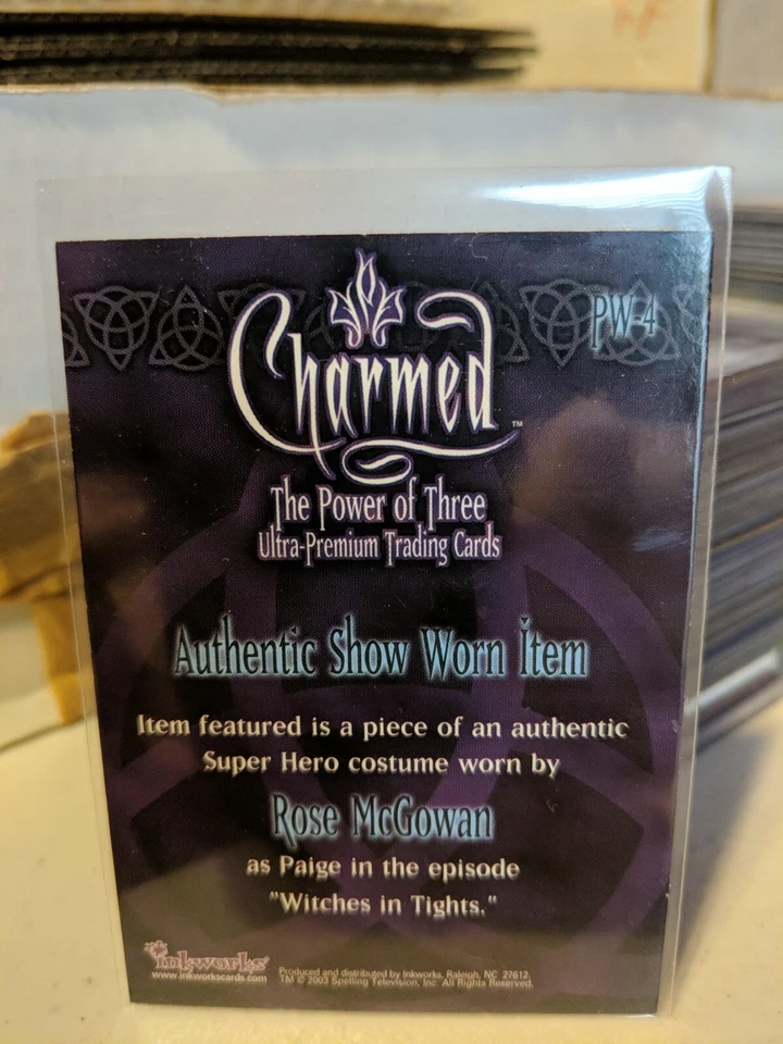 Tarjeta de Disfraz Charmed Power Of Three Rose McGowan PW-4 Variante Negra *Superhéroe* Foto 2 de 2