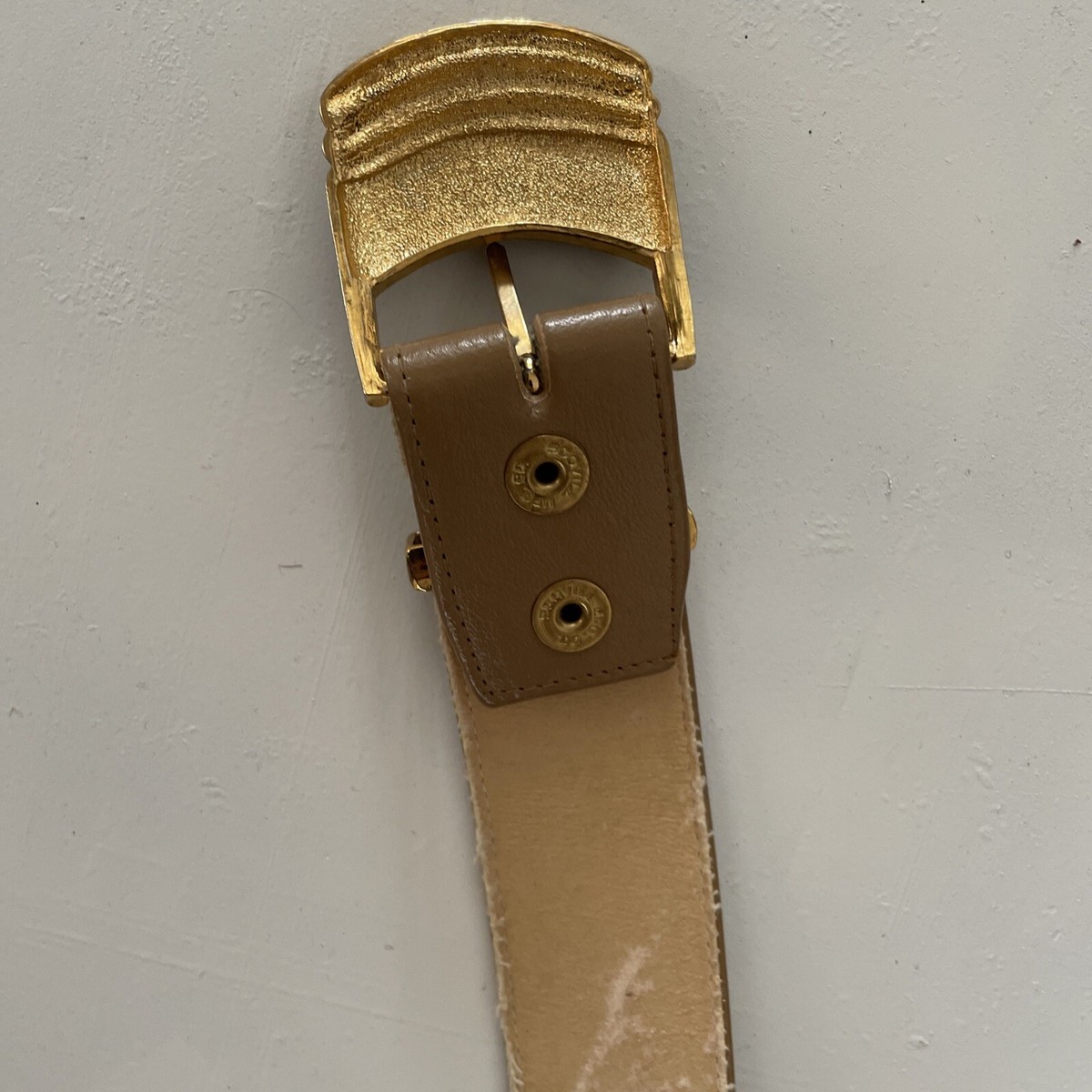 Vintage St John Belt Beige 4312 Gold rippled buckle | eBay display picture 1