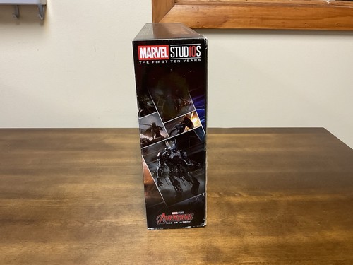 Marvel Legends: The First 10 Years Avengers: Age Of Ultron Hulk & Hulkbuster - Picture 2 of 5