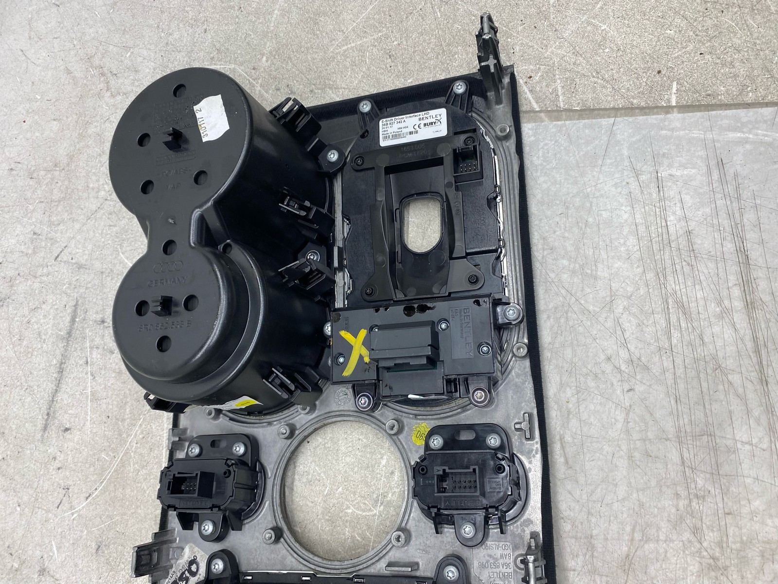 2015-2020 BENTLEY BENTAYGA FRONT CENTER CONSOLE TOP TRIM PARK BRAKE SWITCH PANEL