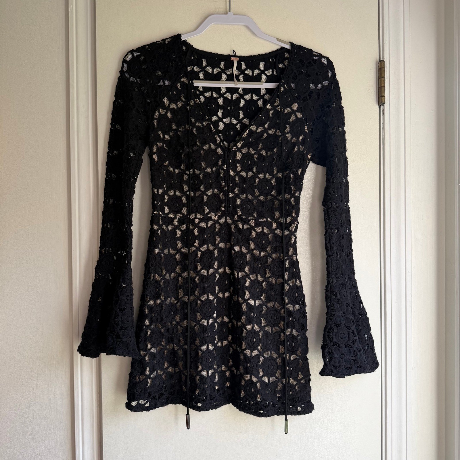 Free People Black Lace Bell Sleeve V-Neck Mini Dress Boho Festival Size 0