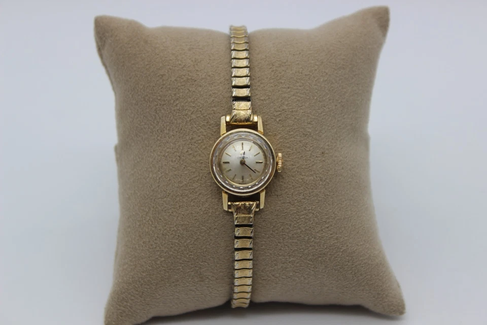 Винтажные женские часы Omega из желтого золота 14 карат с бриллиантовой огранкой в классическом стиле - Изображение 2 из 4