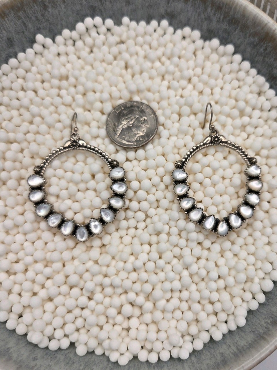 Sterling Silver White Shell Dangle Drop hoop Earr… - image 2