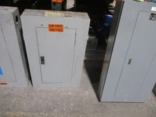 GE Main Lug Circuit Breaker Panel AQF3241MT 208Y/120V 125A 3Ph 4W  Used