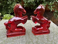 Pair of Rearing Horse Bookends Art Glass Red Amberina L.E.Smith Glass