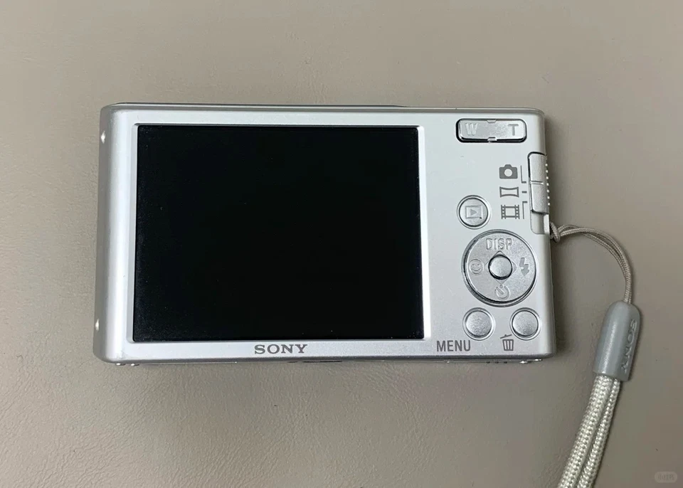 Sony Cyber-Shot DSC-W830  20.1MP 8x zoom Digital Camera English Silver - Tested - Image 2 of 4
