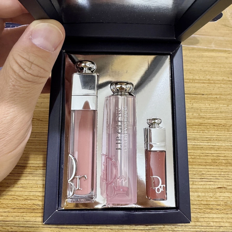 DIOR Addict Essentials Lip Glow, Lip Maximizer & Mini Lip 3 Piece Set 001 Pink - Image 3 of 4