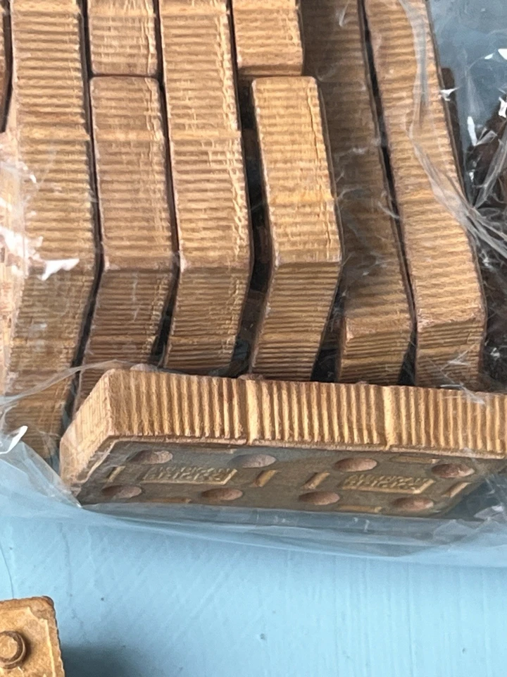 VINTAGE 1940's WOODEN AMERICAN BUILDING BRICKS TOY BY HALSAM ELGO - Image 2 of 4