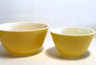 Pyrex Yellow Mixing Bowls 401 & 402 LOOK UNUSED  Vintage