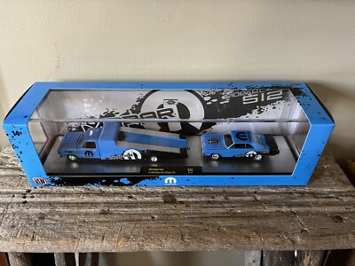 M2 machines 1/64 Mopar Dodge Hauler 1974 Ramp Truck And 1969 Dart
